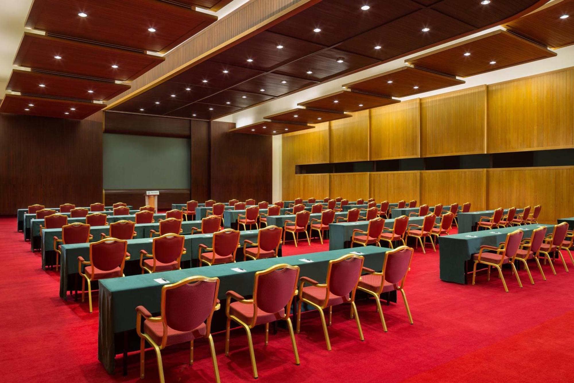 Sheraton Grand Doha Resort & Convention Hotel Buitenkant foto