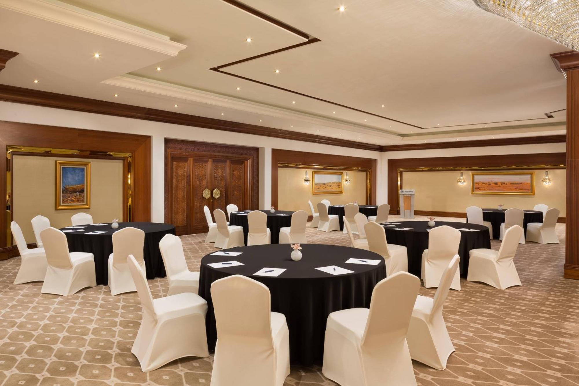 Sheraton Grand Doha Resort & Convention Hotel Buitenkant foto